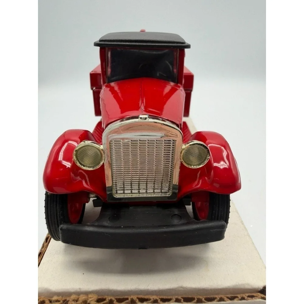 American Classics ERTL Caltex 1930's Tanker Truck Coin Bank Lock+Key GB-4086 RED